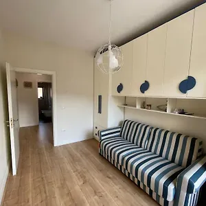 sun-apartment-in-the-heart-of-tirana.albaniahotels.org/